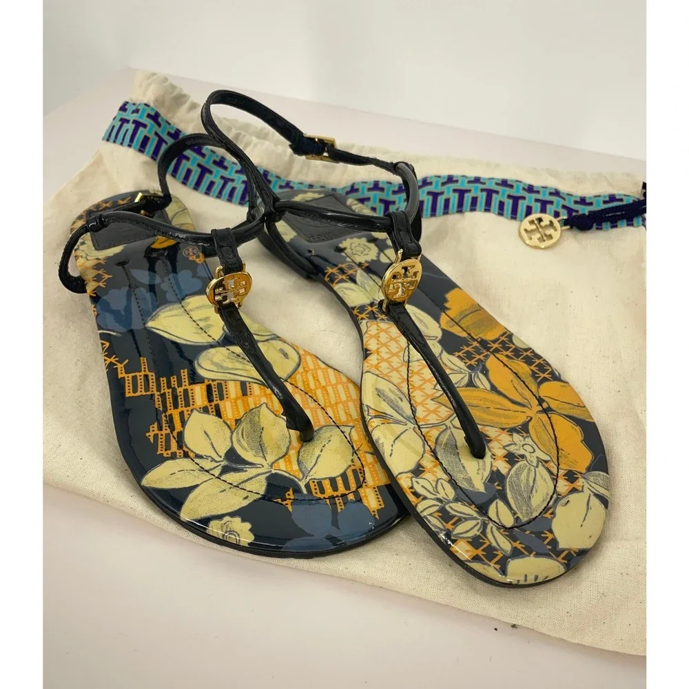Tory Burch Emmy Floral Patent Leather Thong Sandals Navy Yellow Gold Logo 7.5M